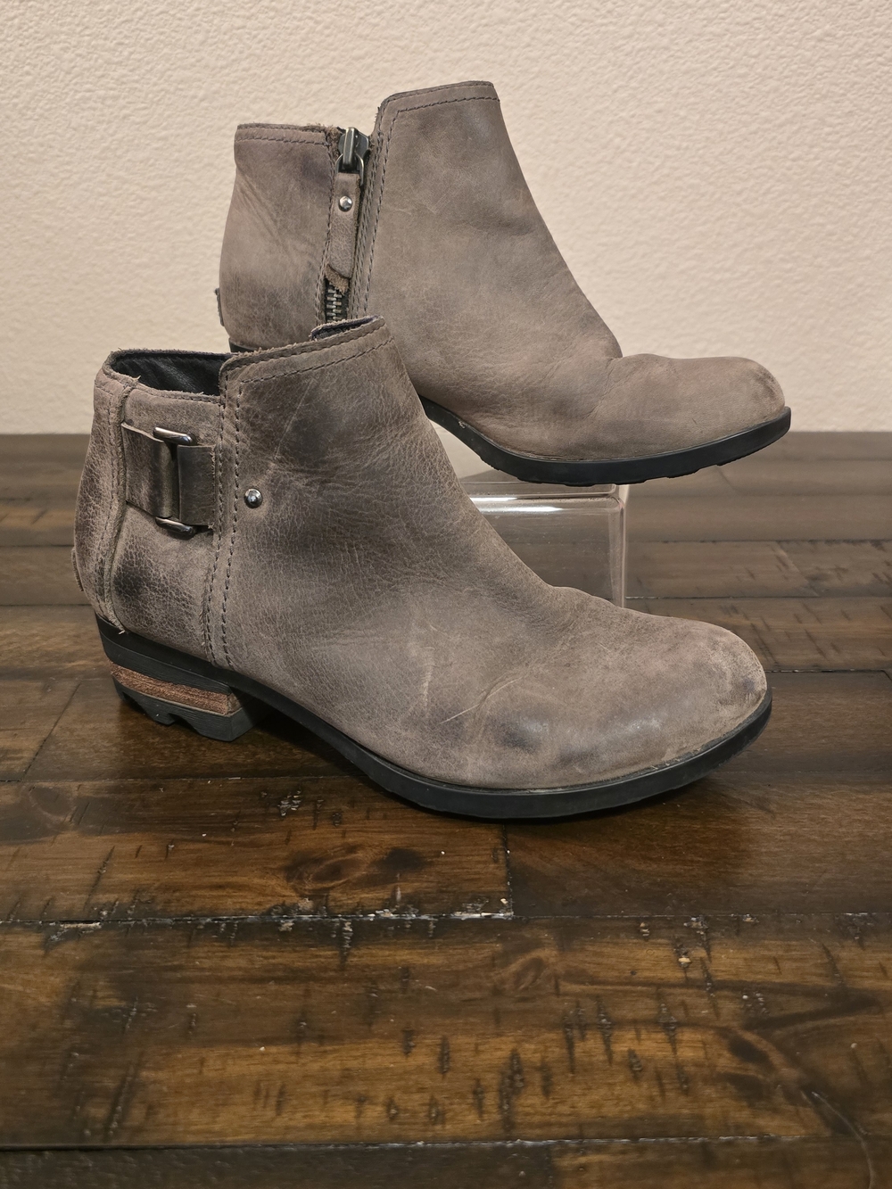 Sorel Lolla Ankle Bootie With Buckle Side Zip Taupe Size 6